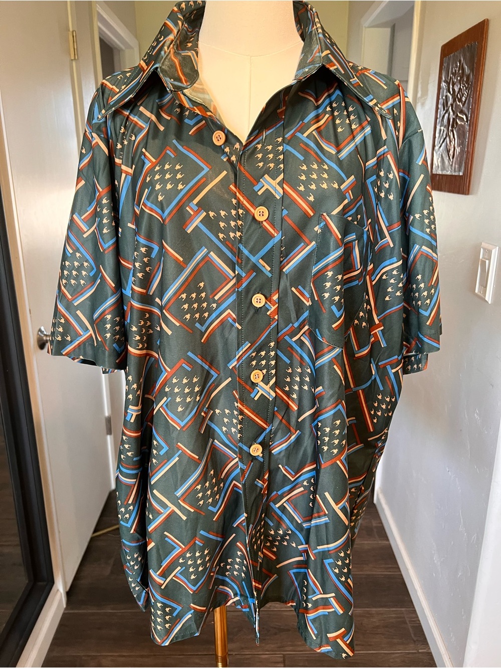 Vintage 70s Arrow Green Geometric Short-Sleeve Button-Down Shirt